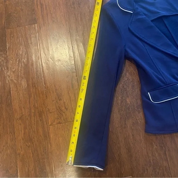 EUC Blue and white jacket - Picture 7 of 9